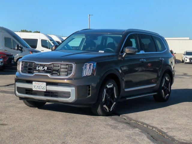 Used 2025 Kia Telluride S FWD image 4