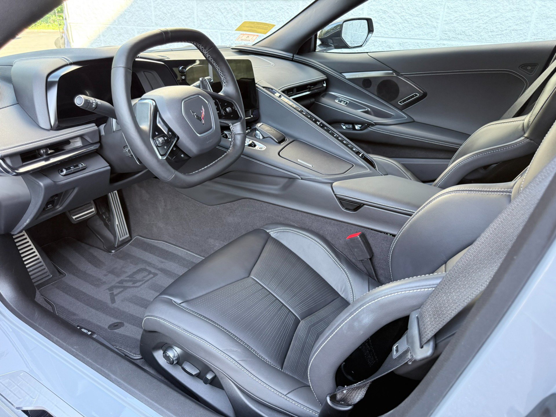 Used 2024 Chevrolet Corvette Stingray Preferred Cpe w/ Z51 Performance Package RWD image 13