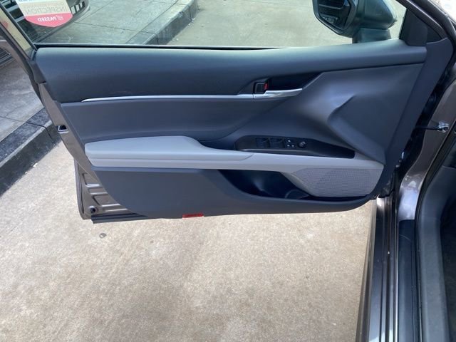 Used 2023 Toyota Camry SE image 14