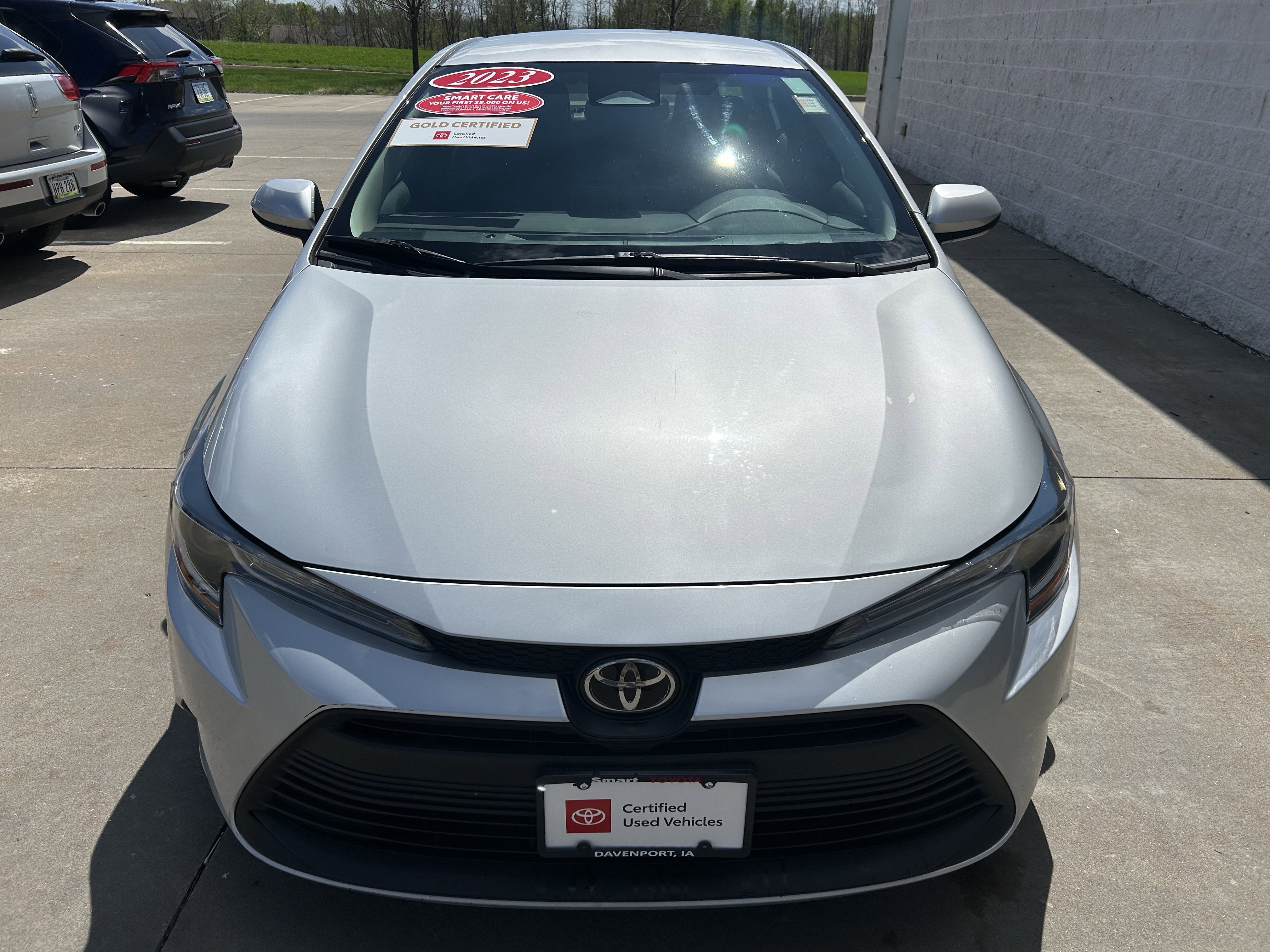 Used 2023 Toyota Corolla LE FWD image 2