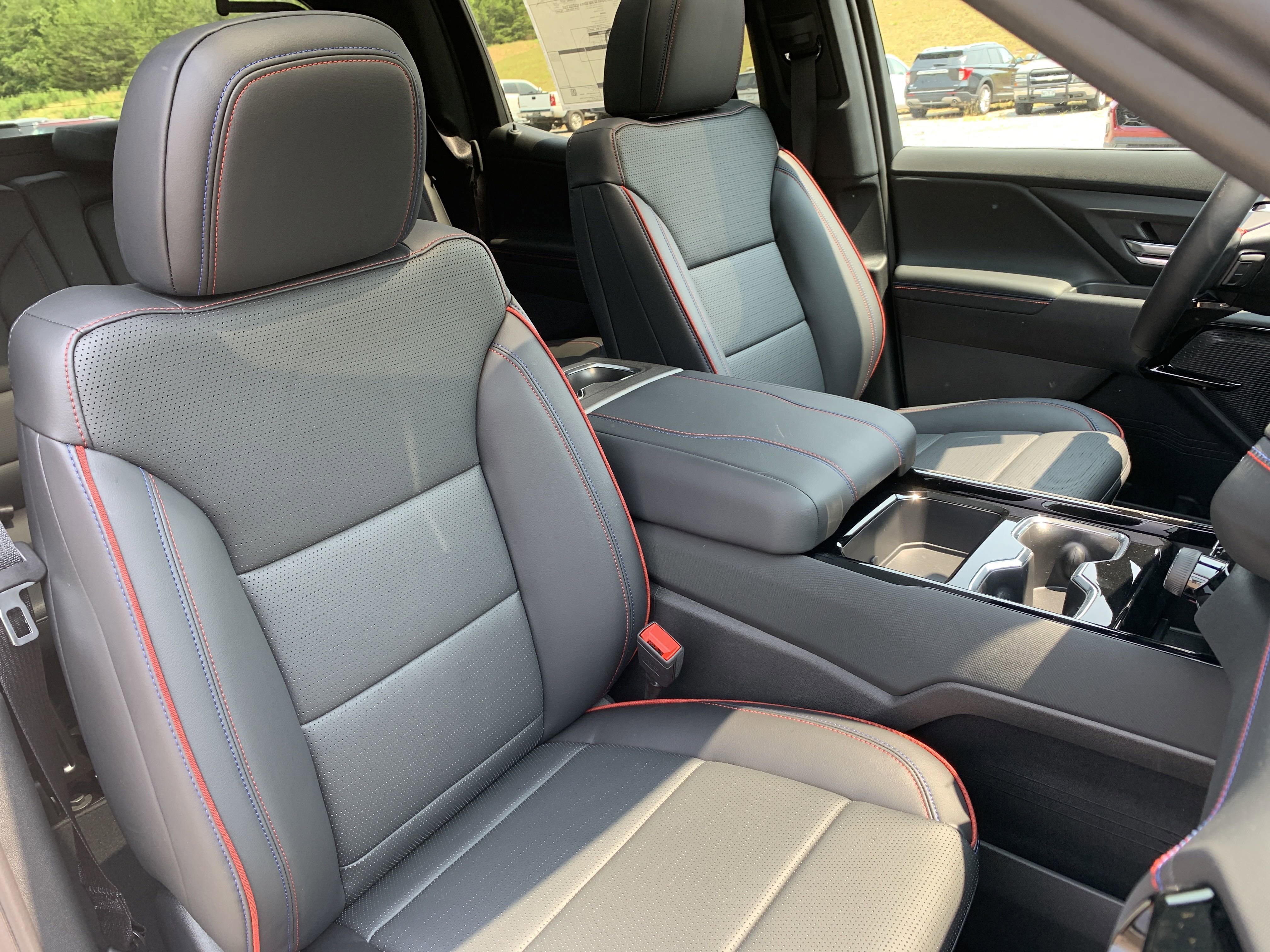 New 2025 Chevrolet Silverado EV RST image 22