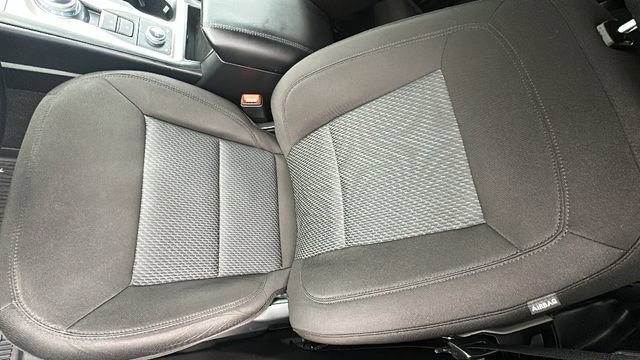 Used 2023 Ford Explorer XLT AWD/4WD image 22