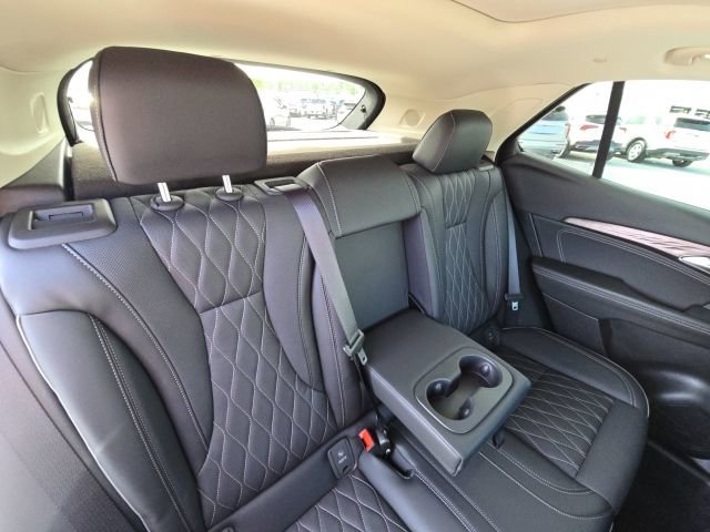 Used 2023 Buick Envision Avenir AWD/4WD image 16