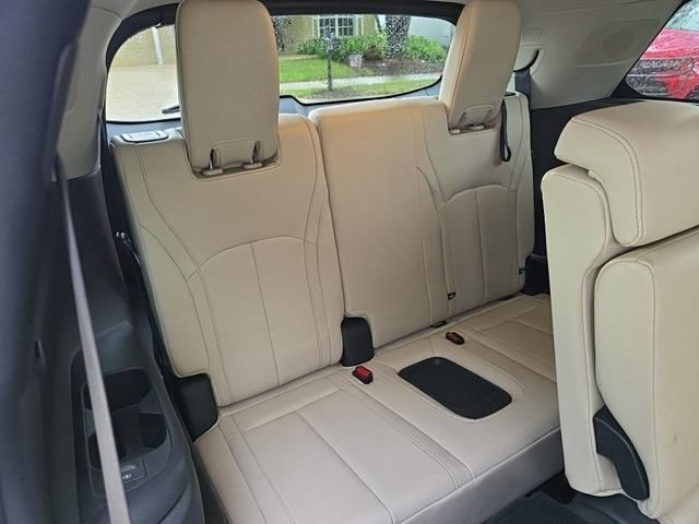 Used 2023 INFINITI QX60 Pure FWD image 3