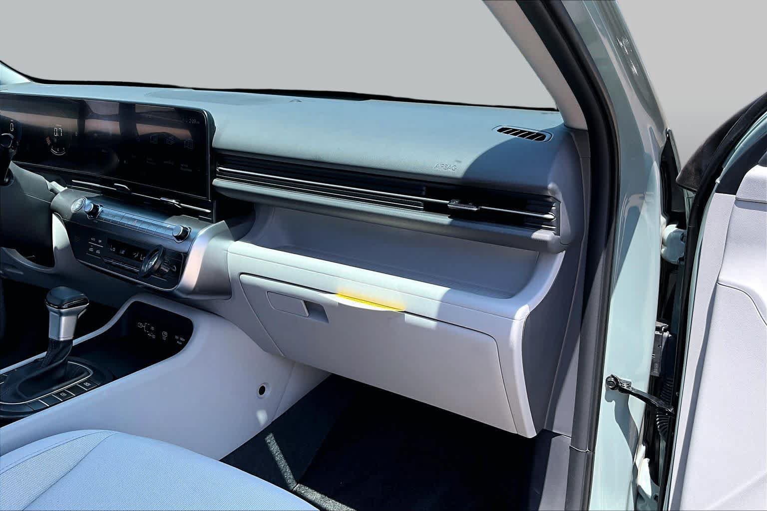 Used 2025 Hyundai Kona SEL FWD image 16