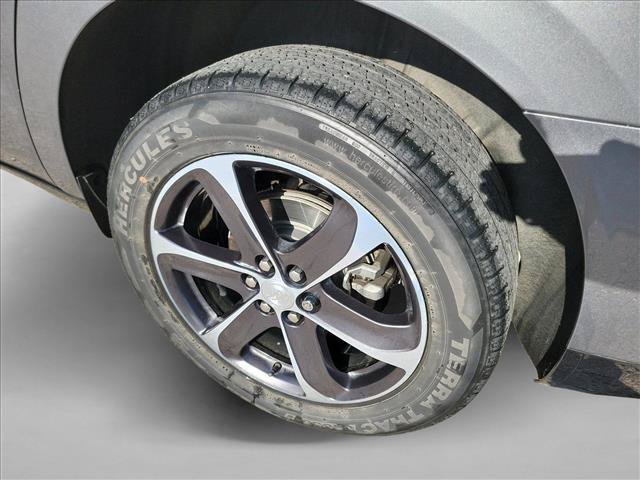 Used 2019 Buick Enclave Essence w/ LPO, Sport Appearance Package FWD image 9
