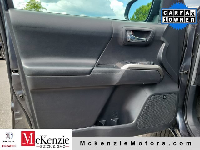 Used 2022 Toyota Tacoma Limited RWD image 9