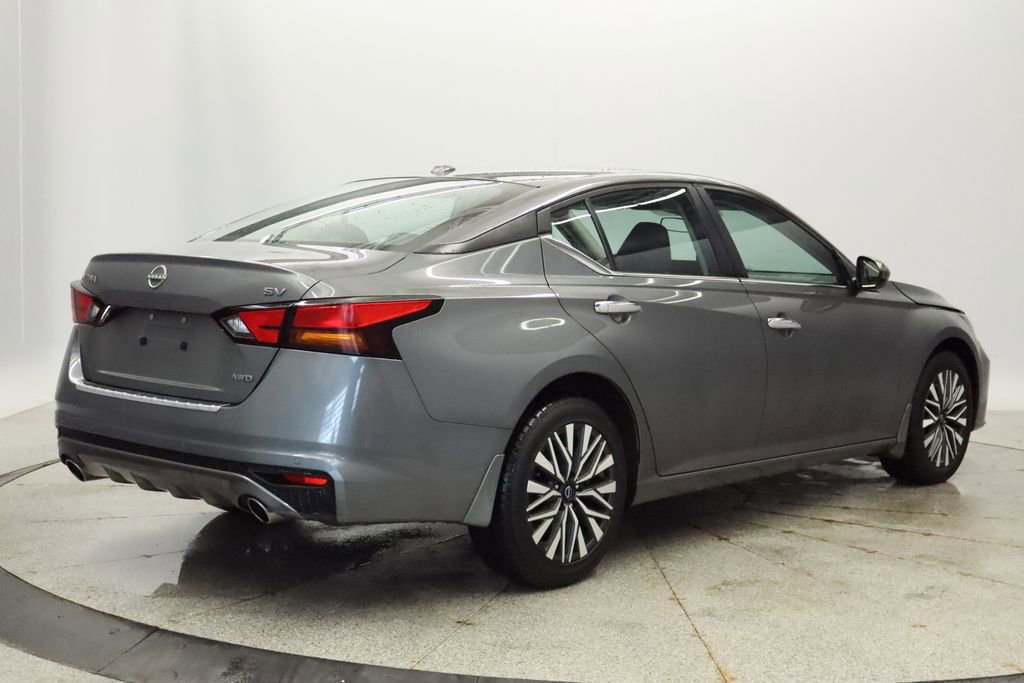 Used 2023 Nissan Altima 2.5 SV w/ SV Premium Package AWD/4WD image 6