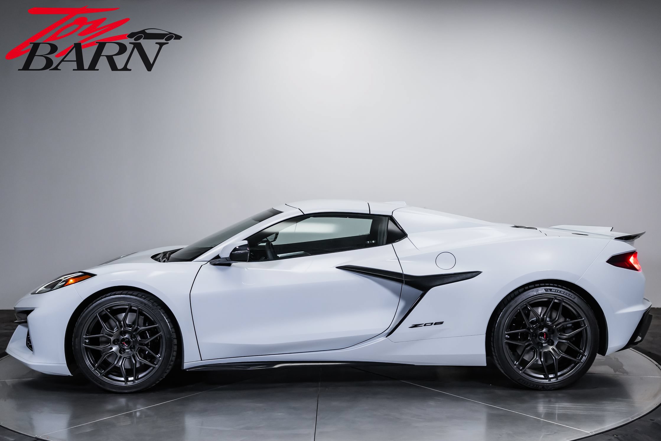 Used 2024 Chevrolet Corvette Z06 RWD image 10