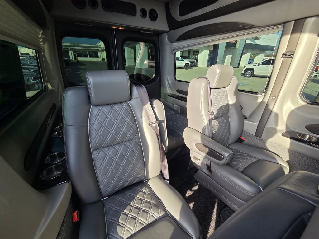 Used 2021 Mercedes-Benz Sprinter 2500 image 25
