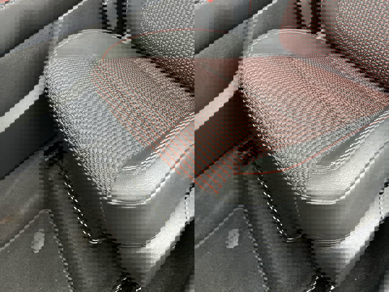 Used 2025 Nissan Kicks SR w/ SR Premium Package image 23