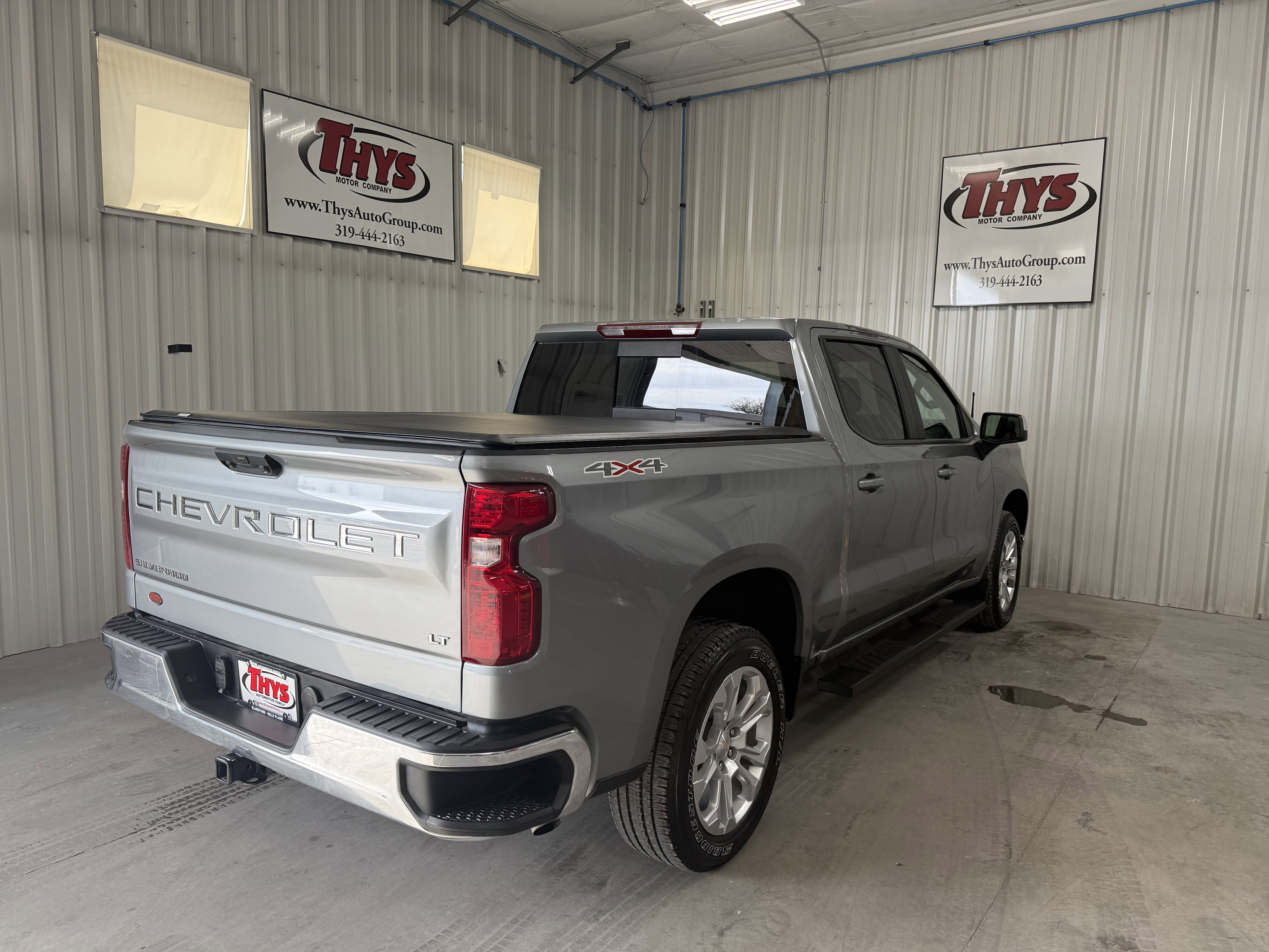 Used 2025 Chevrolet Silverado 1500 LT w/ Leather Package AWD/4WD image 3