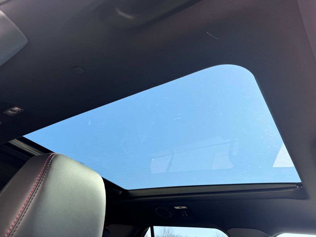 New 2026 Ford Explorer ST-Line w/ ST-Line Street Pack image 16