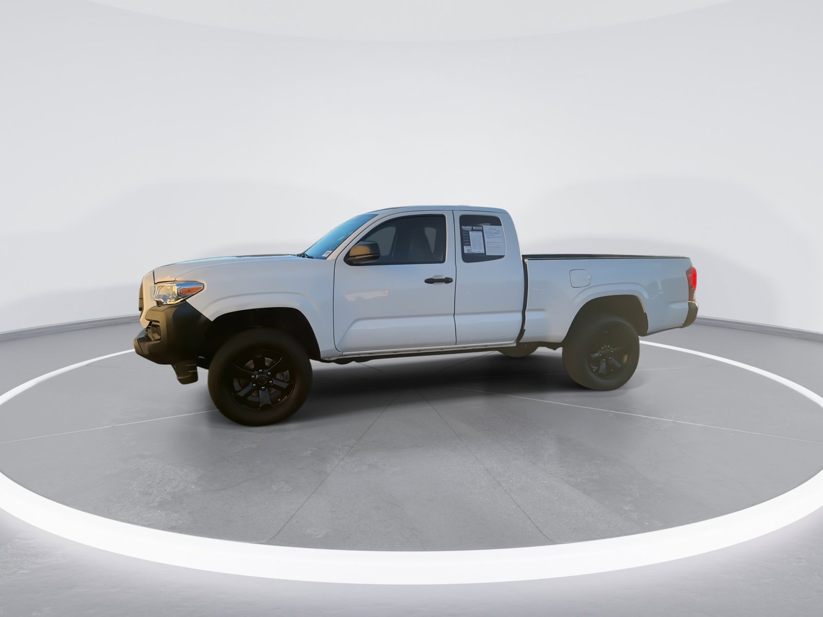 Used 2022 Toyota Tacoma SR image 5