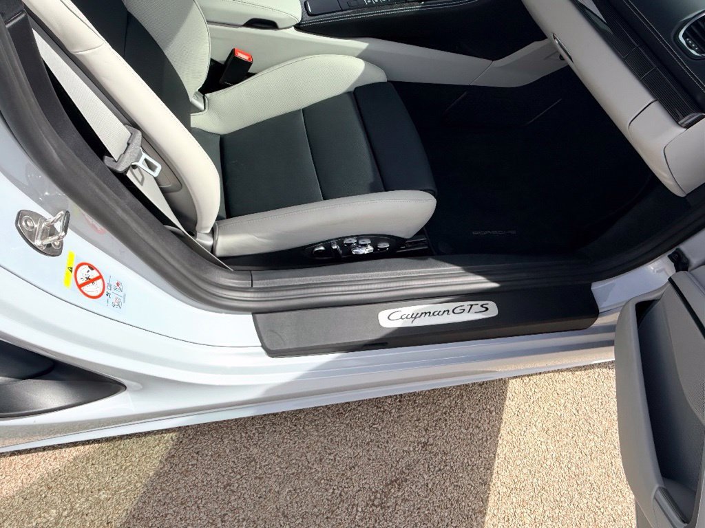 Used 2025 Porsche 718 Cayman GTS RWD image 27