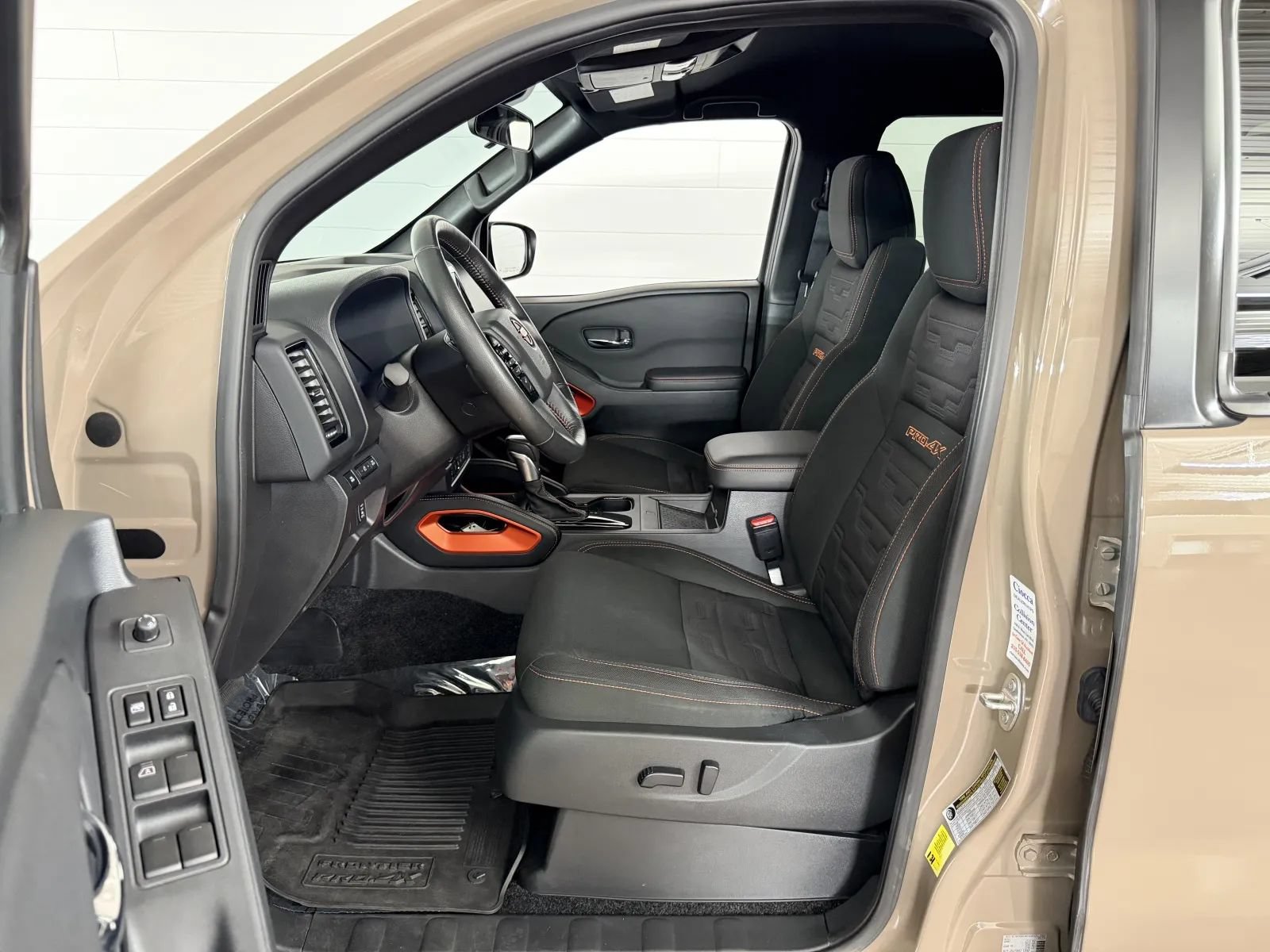 Used 2024 Nissan Frontier PRO-4X w/ Pro Convenience Package AWD/4WD image 11
