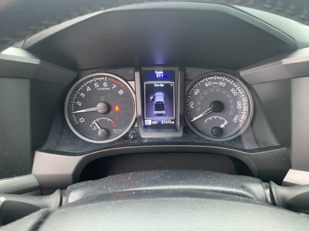 Used 2021 Toyota Tacoma TRD Off-Road w/ Technology Package AWD/4WD image 29