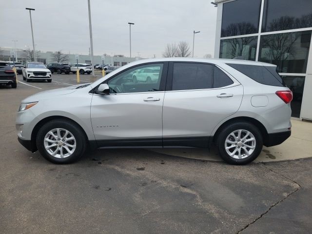 Used 2020 Chevrolet Equinox LT w/ Driver Convenience Package image 3