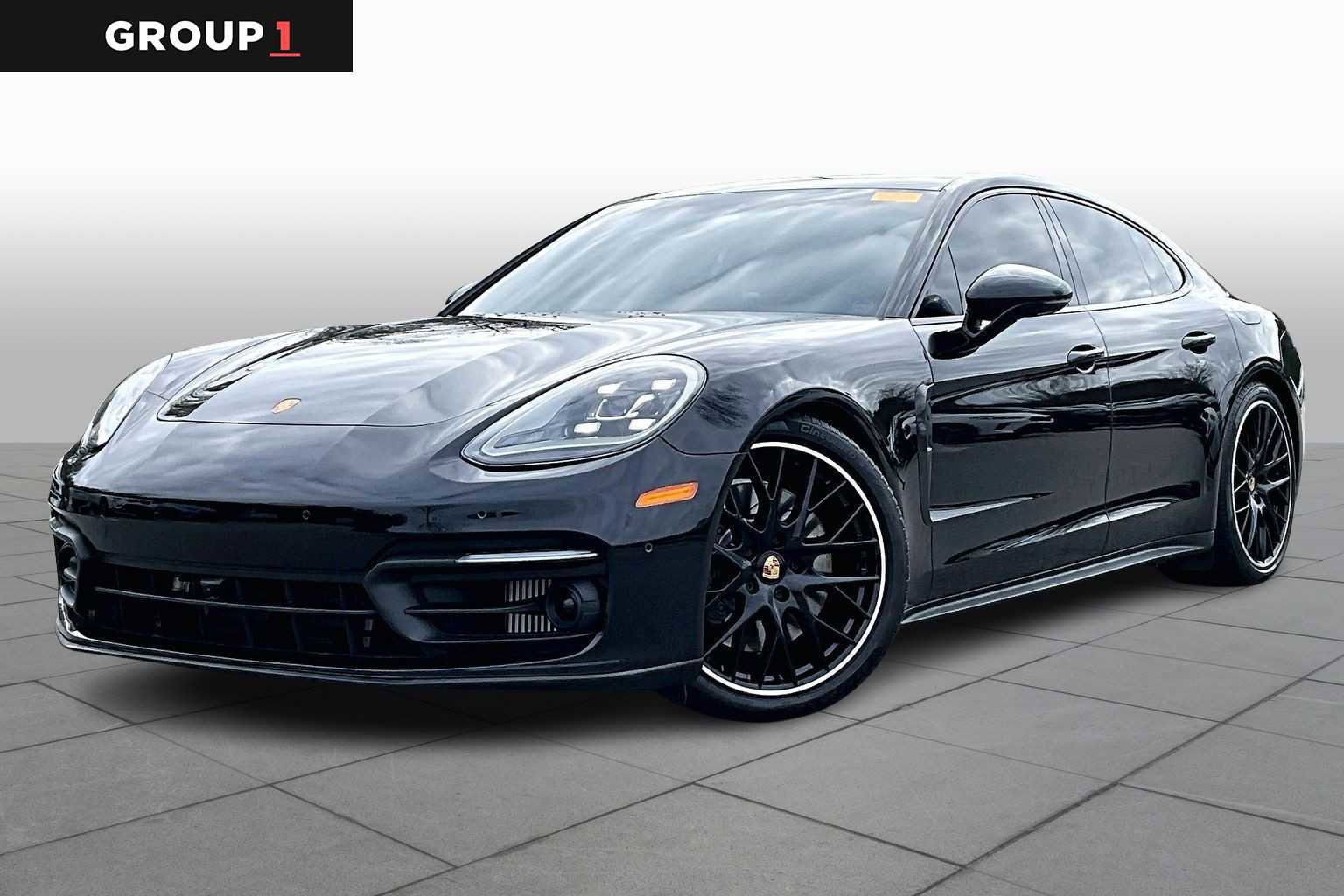 Used 2023 Porsche Panamera 4 Platinum Edition image 1