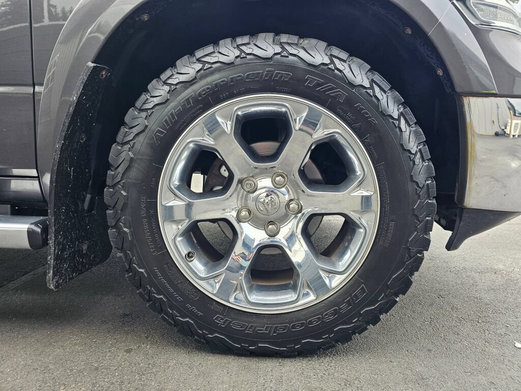 Used 2017 RAM 1500 Laramie w/ Convenience Group AWD/4WD image 9