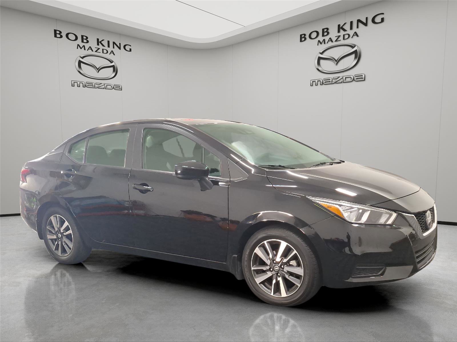 Used 2022 Nissan Versa SV w/ Trunk Package image 7