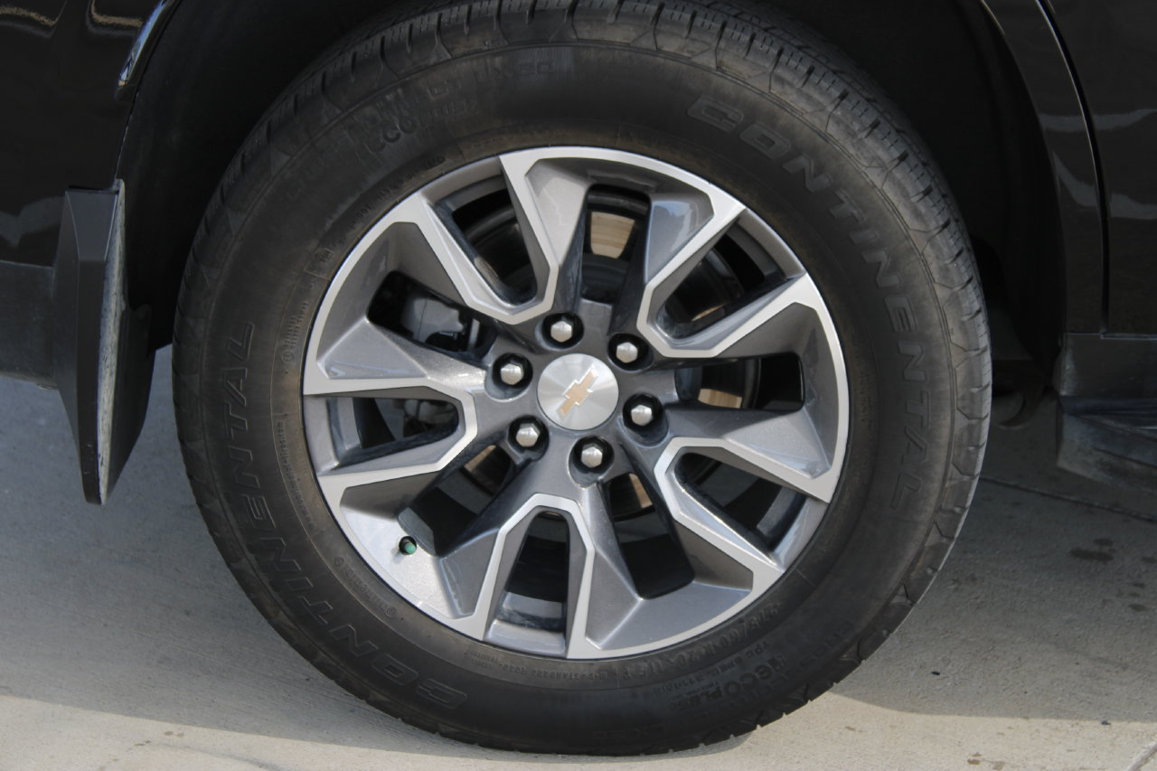 Used 2024 Chevrolet Tahoe LT w/ LT Signature Package AWD/4WD image 8