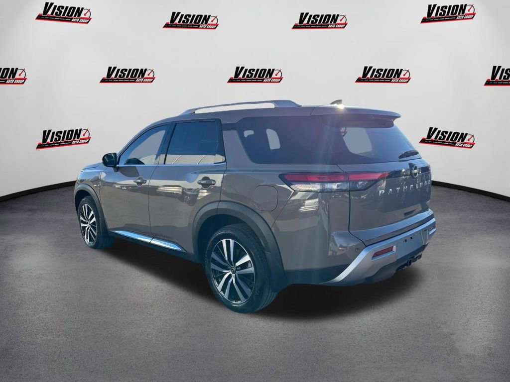 Used 2024 Nissan Pathfinder Platinum w/ Cargo Package image 7