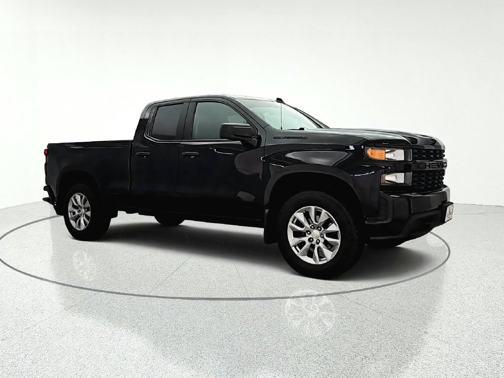 Used 2020 Chevrolet Silverado 1500 Custom w/ Custom Value Package AWD/4WD image 2