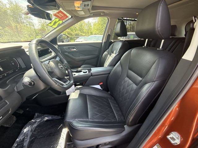 Certified 2022 Nissan Rogue Platinum w/ Head-Up Display Package AWD/4WD image 11
