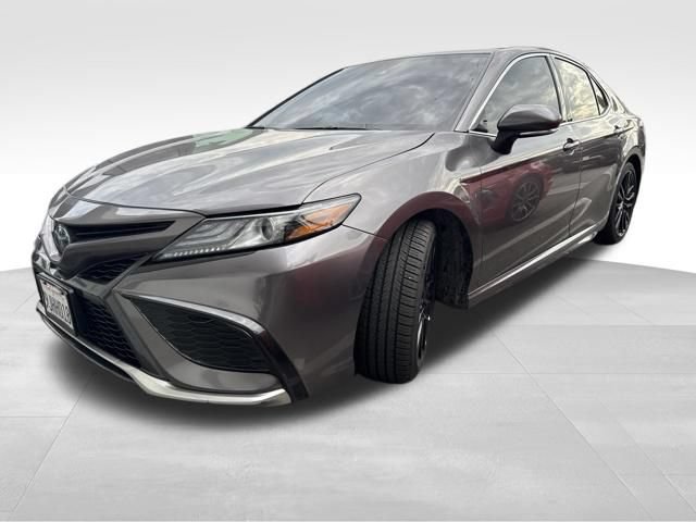 Used 2024 Toyota Camry XSE w/ Cold Weather Package FWD image 28