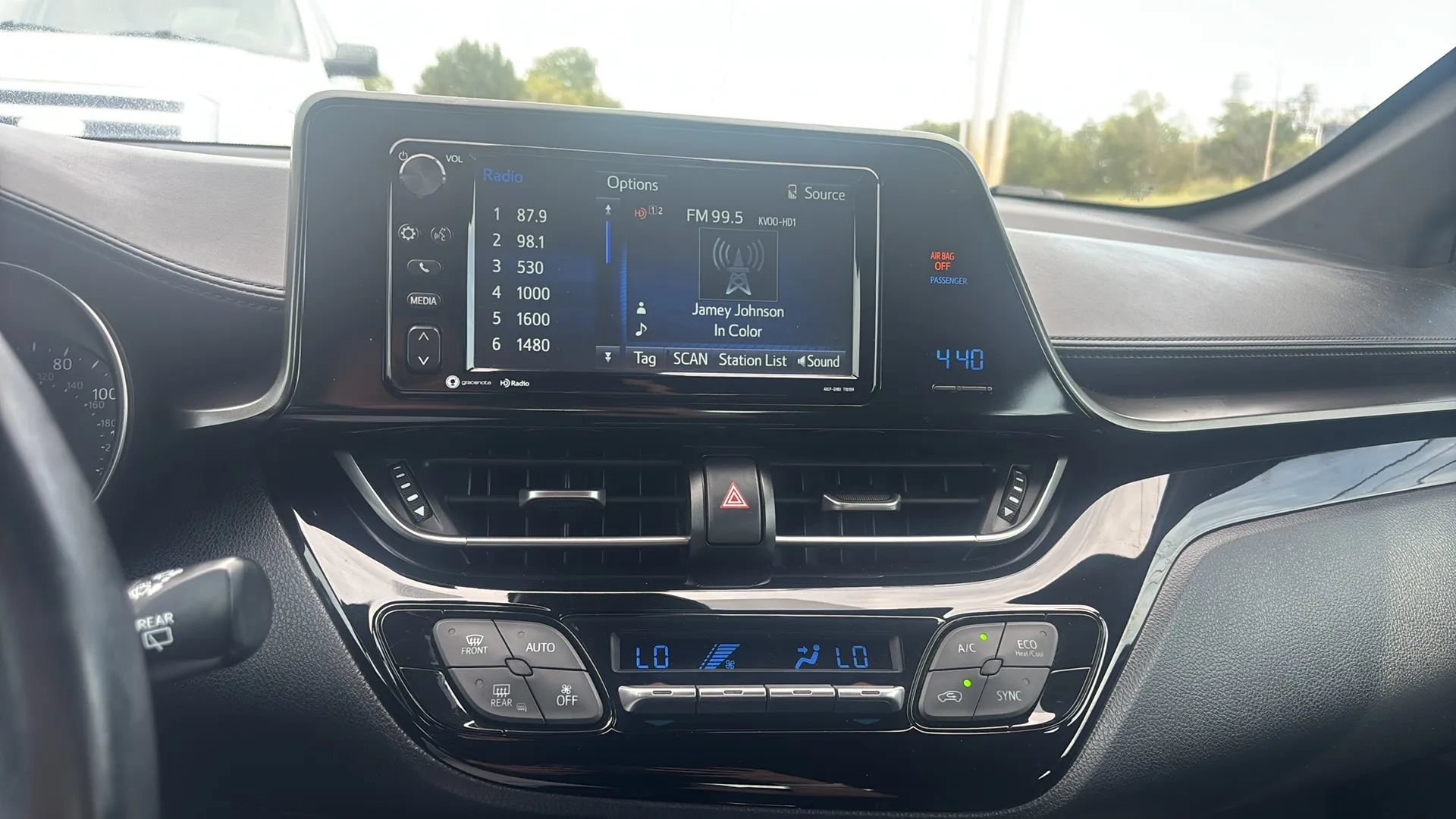 Used 2018 Toyota C-HR XLE FWD image 9