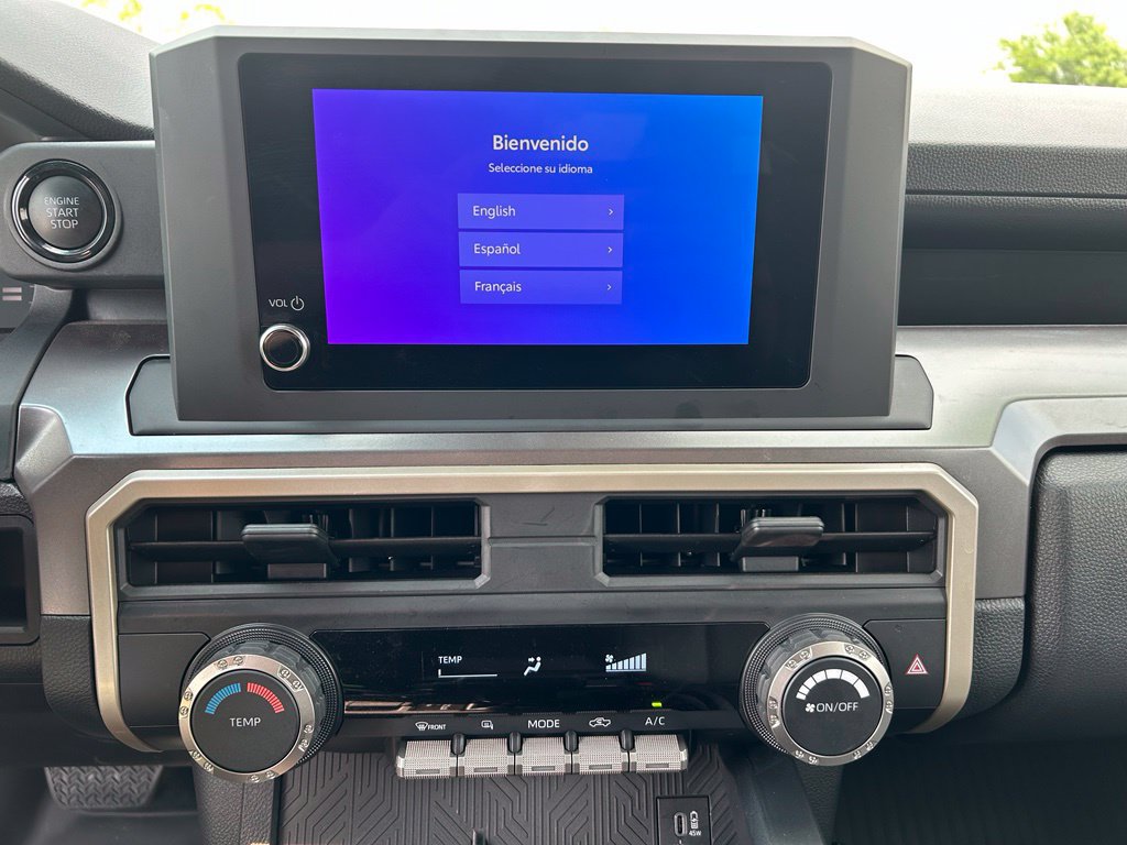Used 2025 Toyota Tacoma SR5 AWD/4WD image 17