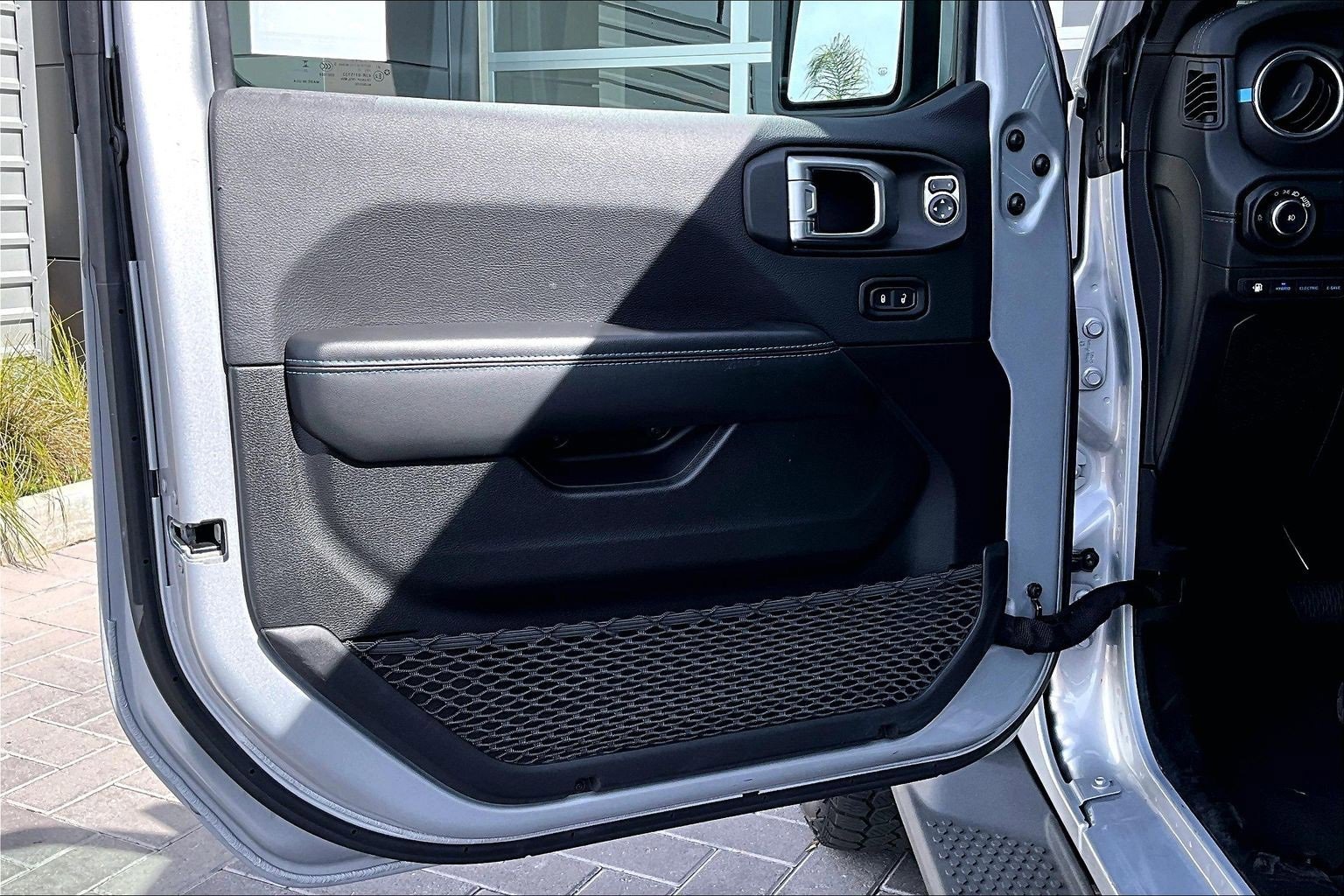 Used 2024 Jeep Wrangler High Altitude image 23