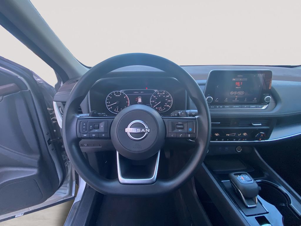 Used 2023 Nissan Rogue SV AWD/4WD image 12