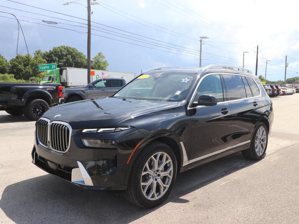 Used 2023 BMW X7 xDrive40i AWD/4WD image 3