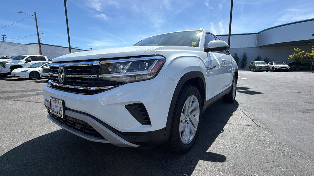 Used 2020 Volkswagen Atlas Cross Sport SE w/ Panoramic Sunroof Package FWD image 9