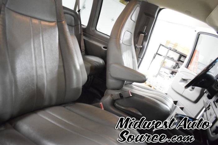 Used 2018 Chevrolet Express 2500 LS w/ Driver Convenience Package RWD image 30