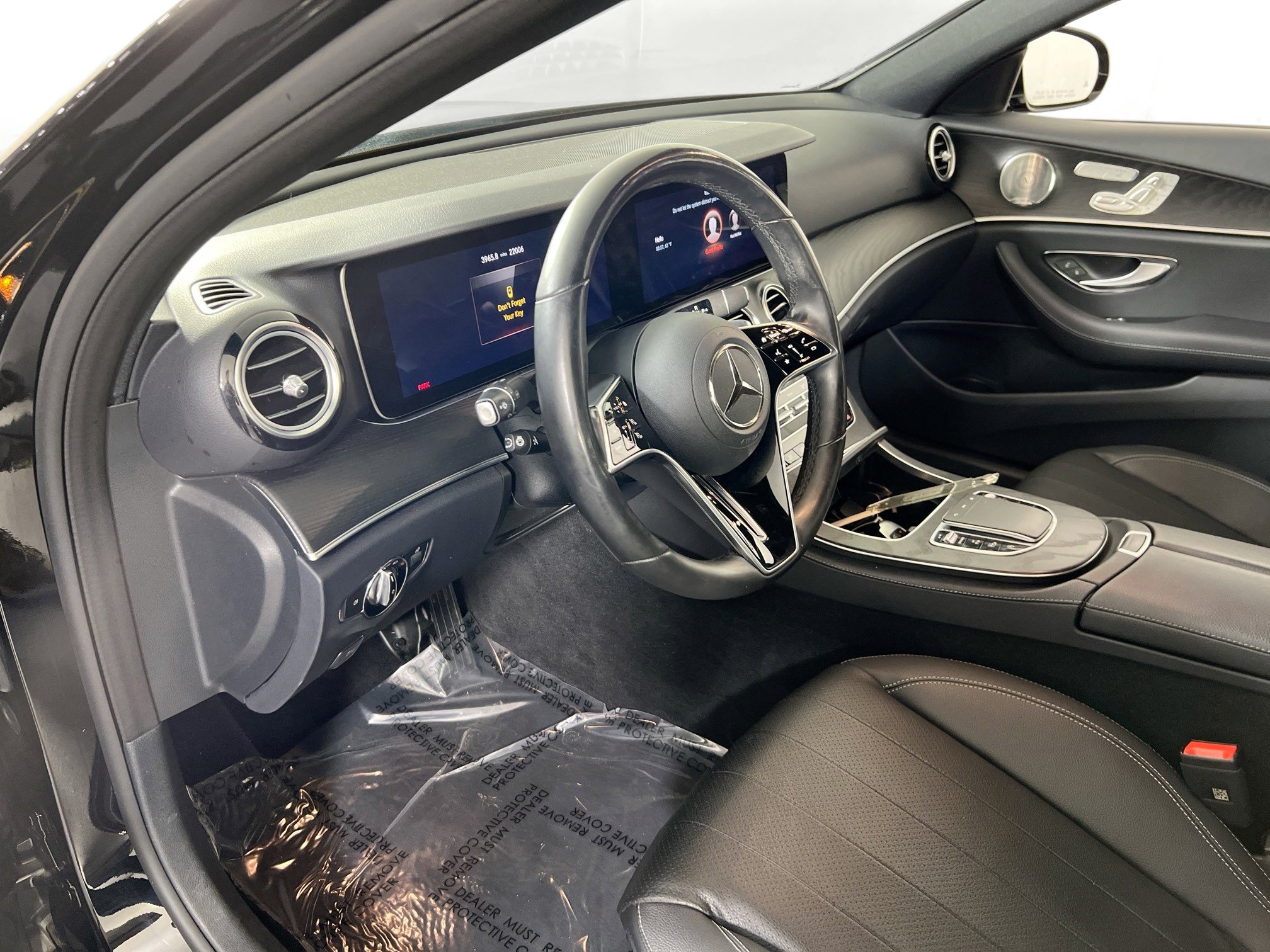 Used 2023 Mercedes-Benz E 350 4MATIC image 9