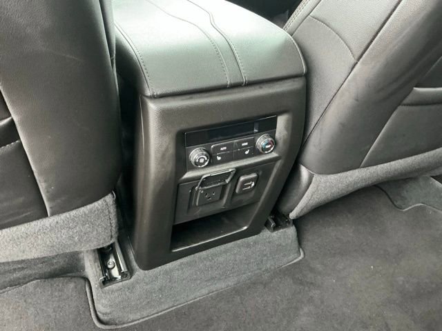 Used 2023 Chevrolet Traverse High Country image 40