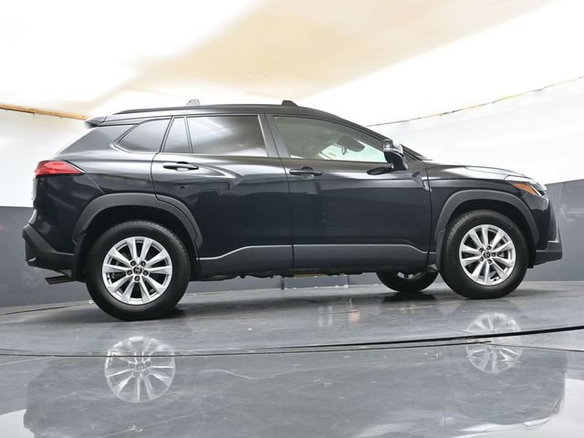 Used 2025 Toyota Corolla Cross LE AWD/4WD image 34