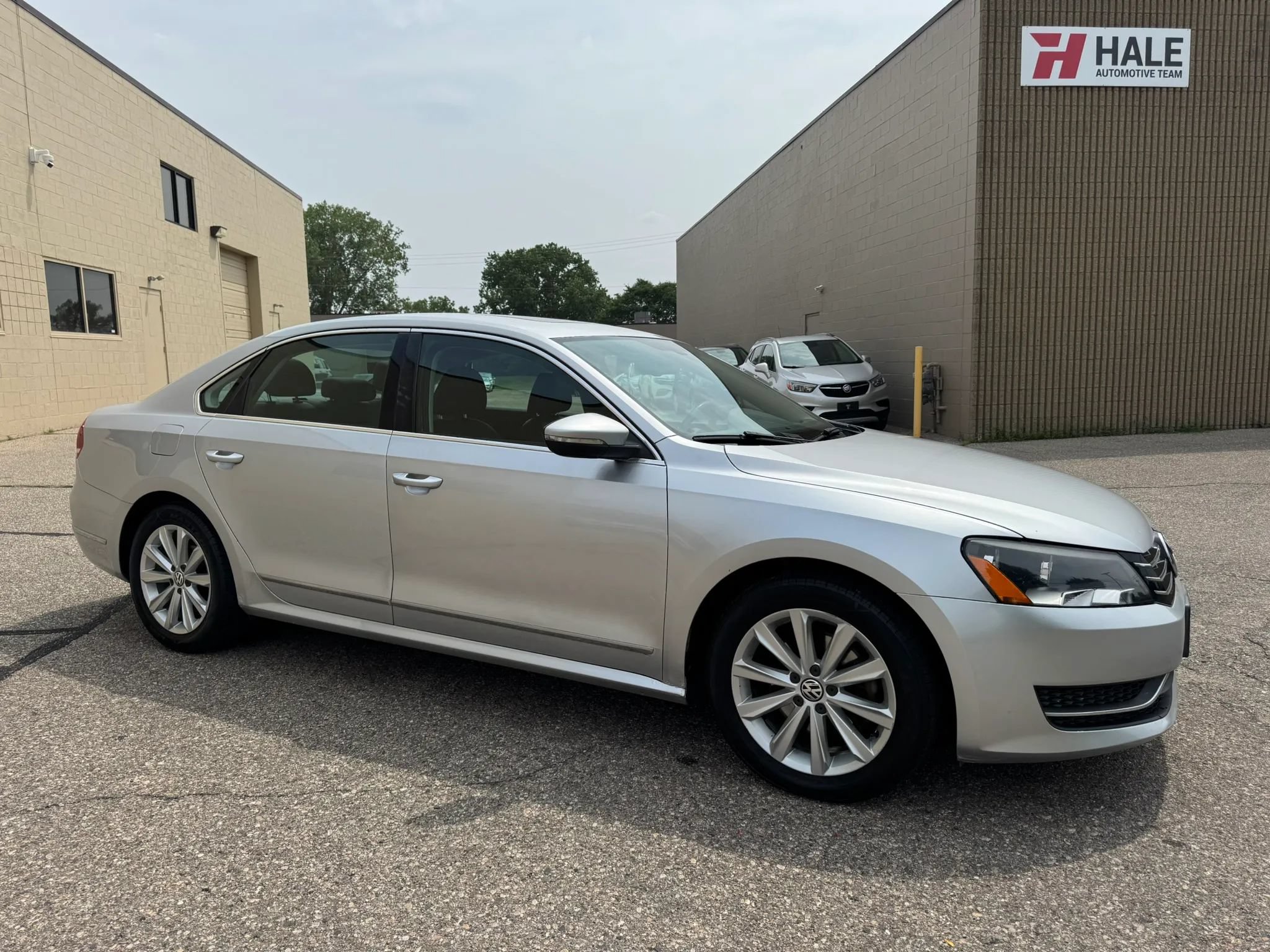 Used 2012 Volkswagen Passat 2.5 SEL Premium FWD image 12