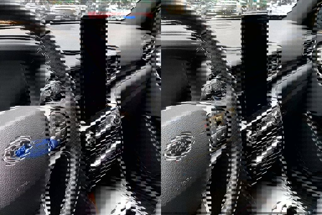 Used 2022 Ford Explorer ST w/ Equipment Group 401A image 5