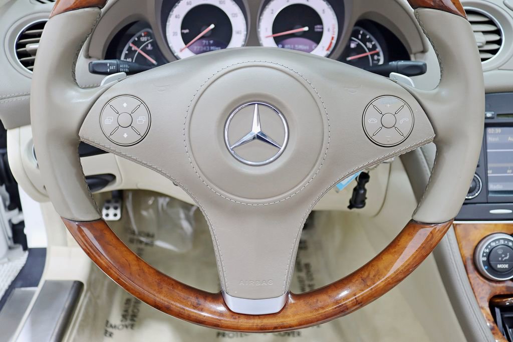 Used 2011 Mercedes-Benz SL 550 image 15