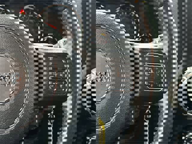 Used 2018 Jeep Wrangler Sahara w/ Connectivity Group image 9