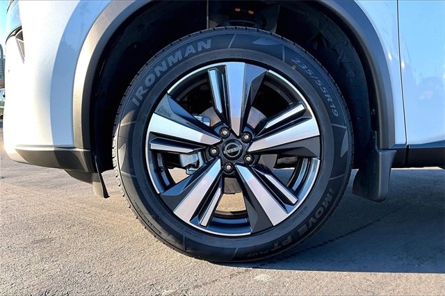 Certified 2024 Nissan Rogue SL w/ SL Premium Package image 34