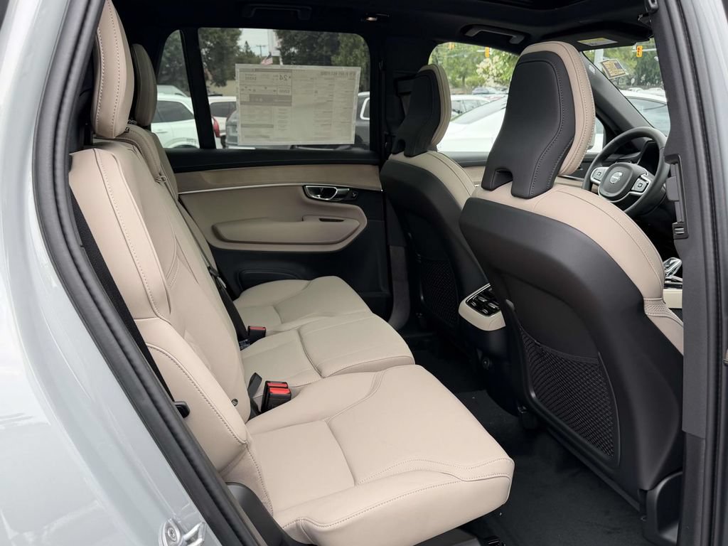 New 2026 Volvo XC90 B5 Plus w/ Protection Package Premier AWD/4WD image 12