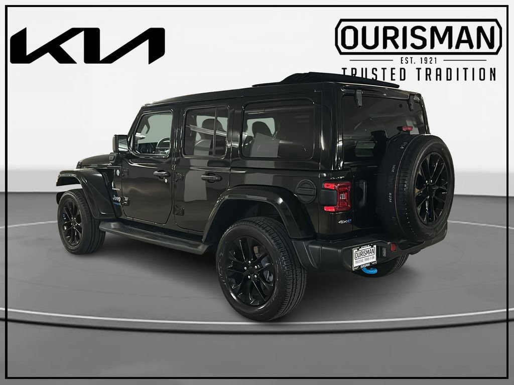 Used 2022 Jeep Wrangler Unlimited Sahara w/ Cold Weather Group AWD/4WD image 3