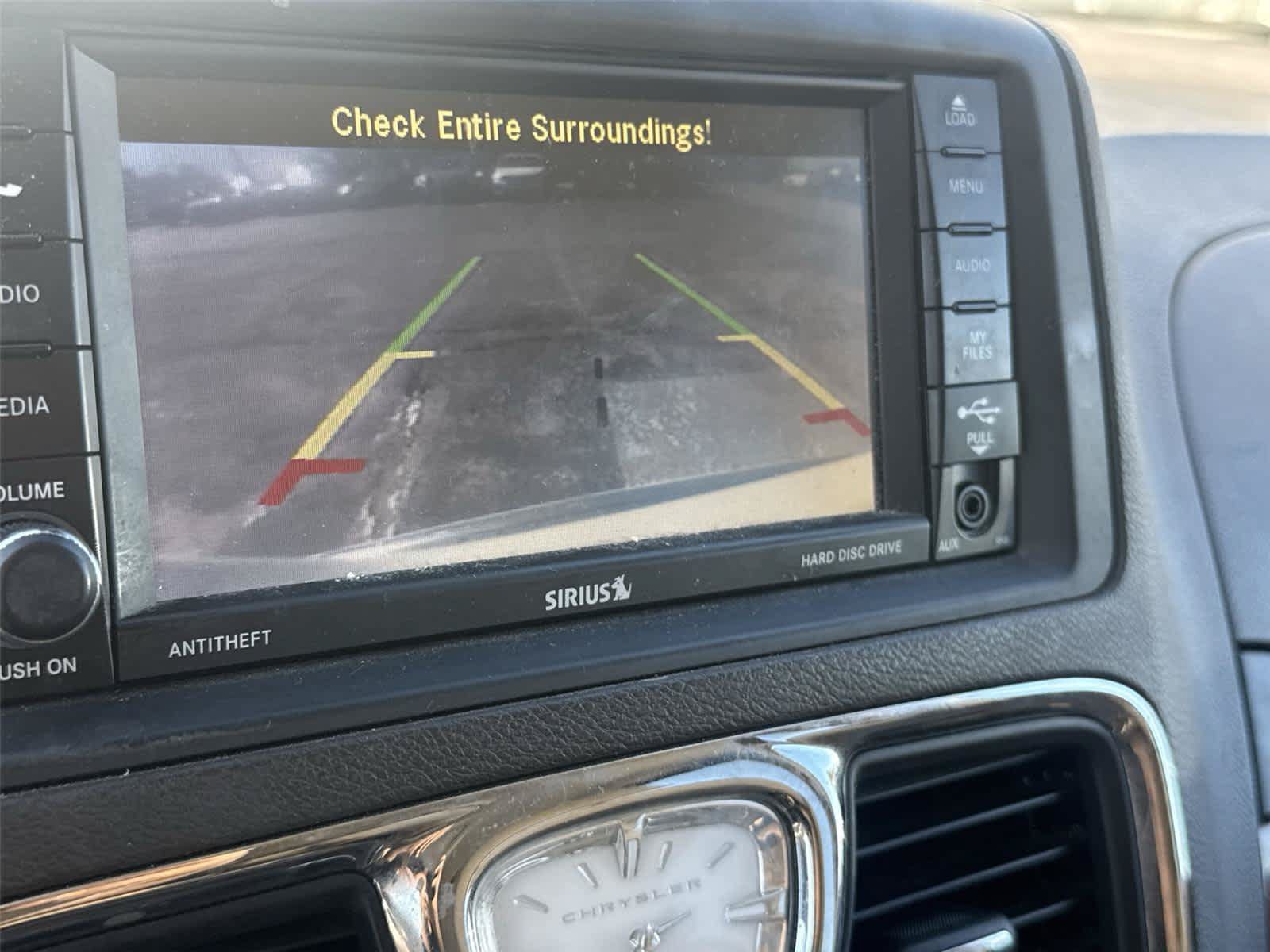 Used 2014 Chrysler Town & Country Touring FWD image 16