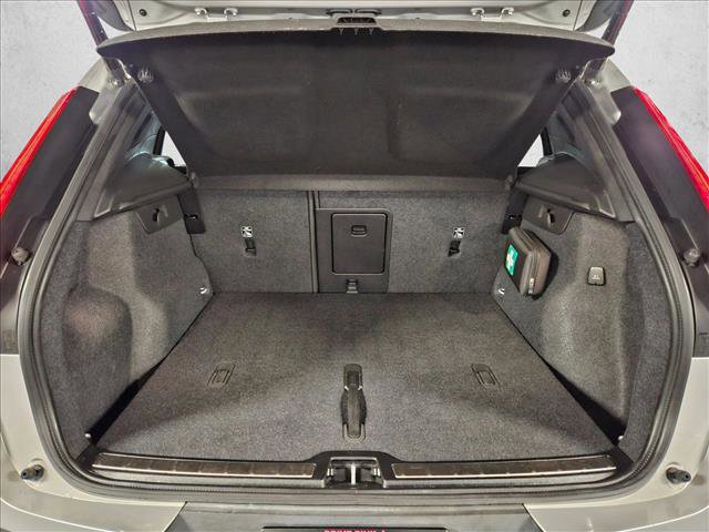 Used 2023 Volvo XC40 B5 Plus w/ Protection Package Premier image 6