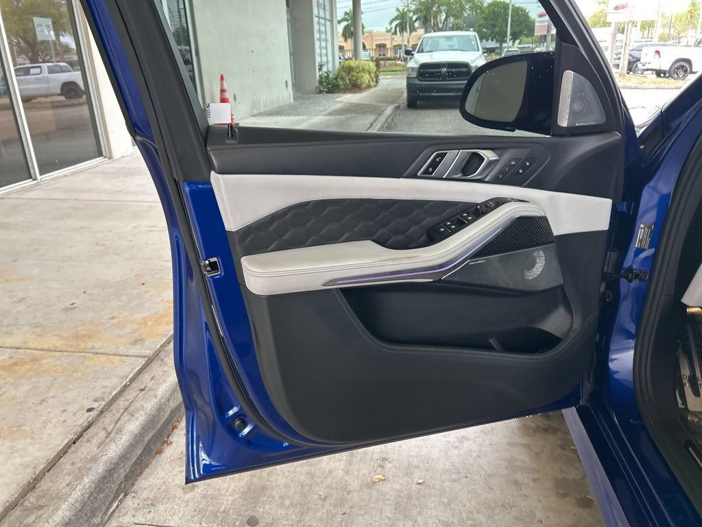 Used 2021 BMW X5 M w/ Competition Package AWD/4WD image 47